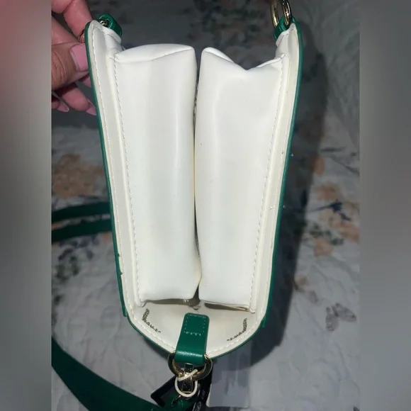 Loungefly Robin Hood Book Crossbody Bag - Picture 7 of 14